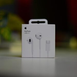 Home Apple USB-C EarPods