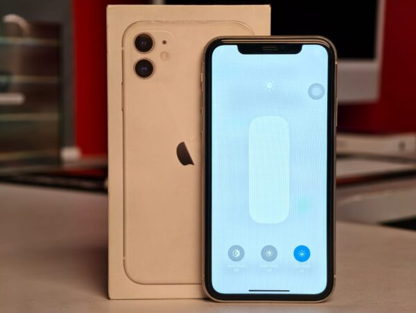 iPhone 11 64 GB - Image 2