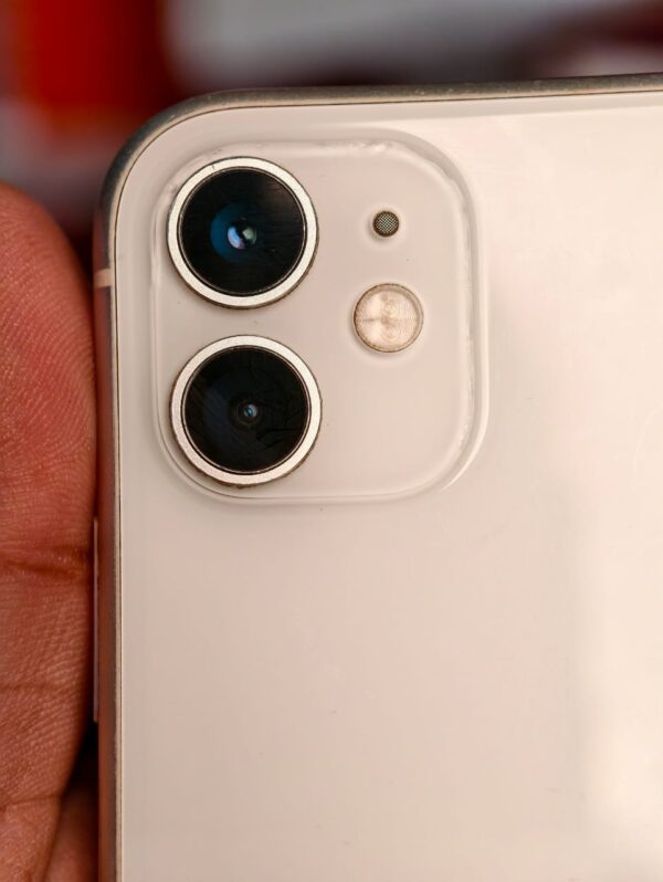 iPhone 11 64 GB - Image 4
