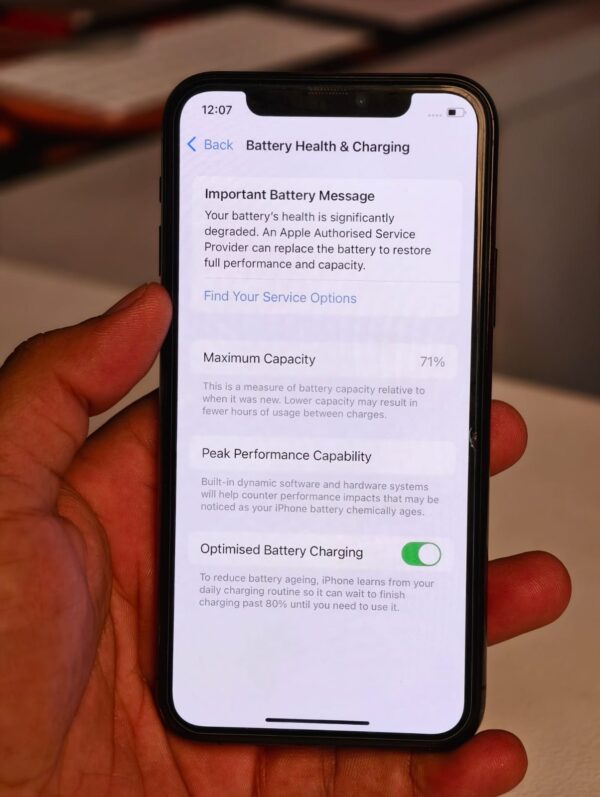 iPhone 11 Pro (USA) - Image 3