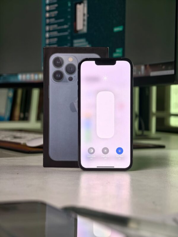 iPhone 13 Pro (USA) - Image 2