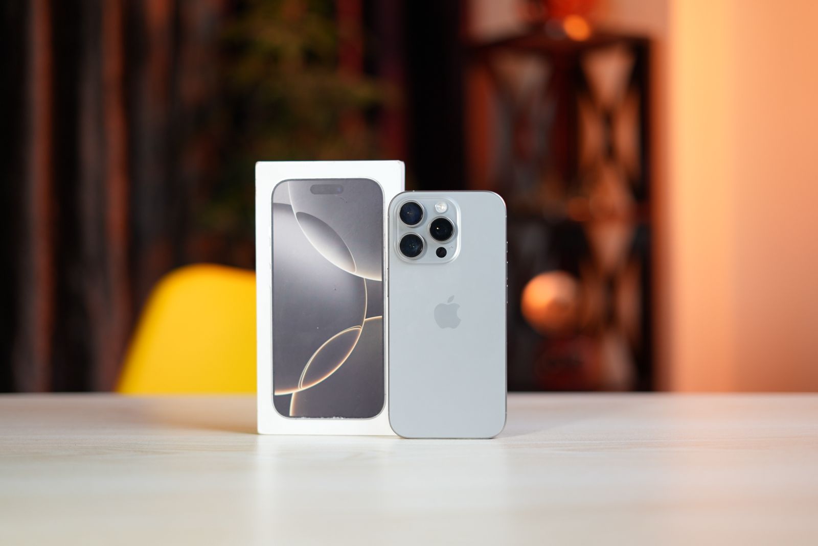 iPhone 16 Pro (Singapore)