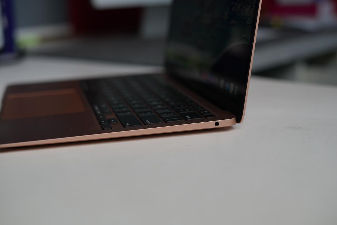 Macbook Air 13.3” M1 Chip BH 90 % - Image 5