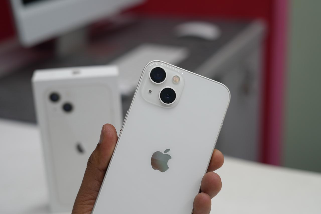 iPhone 13 (White) - Image 5