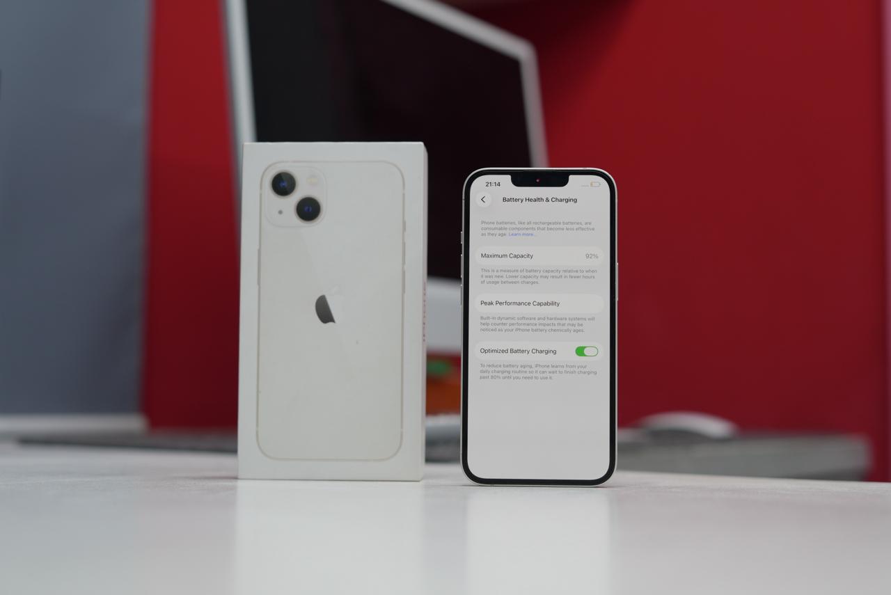 iPhone 13 (White) - Image 2