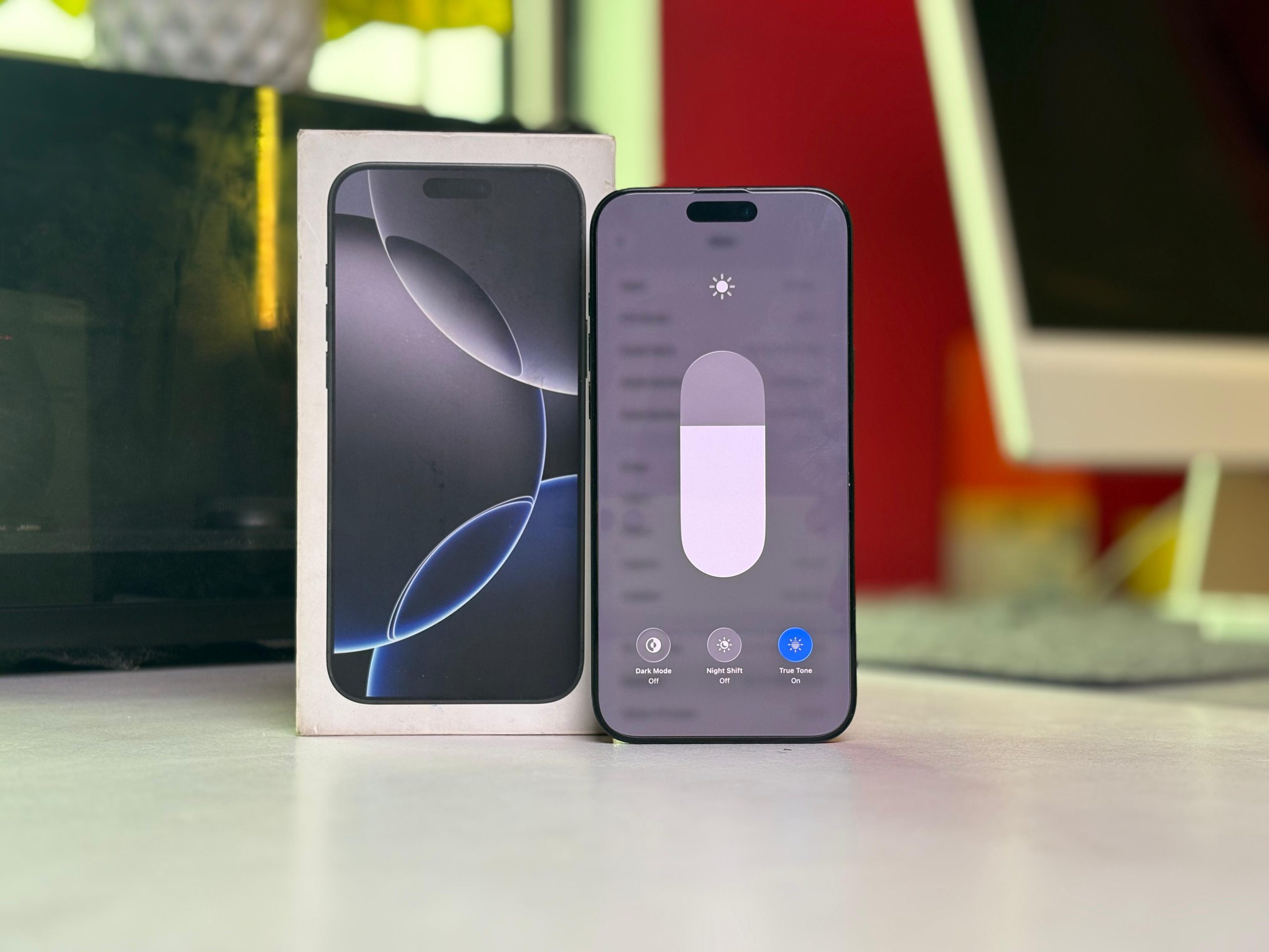 iPhone 16 Pro Max (USA) - Image 2