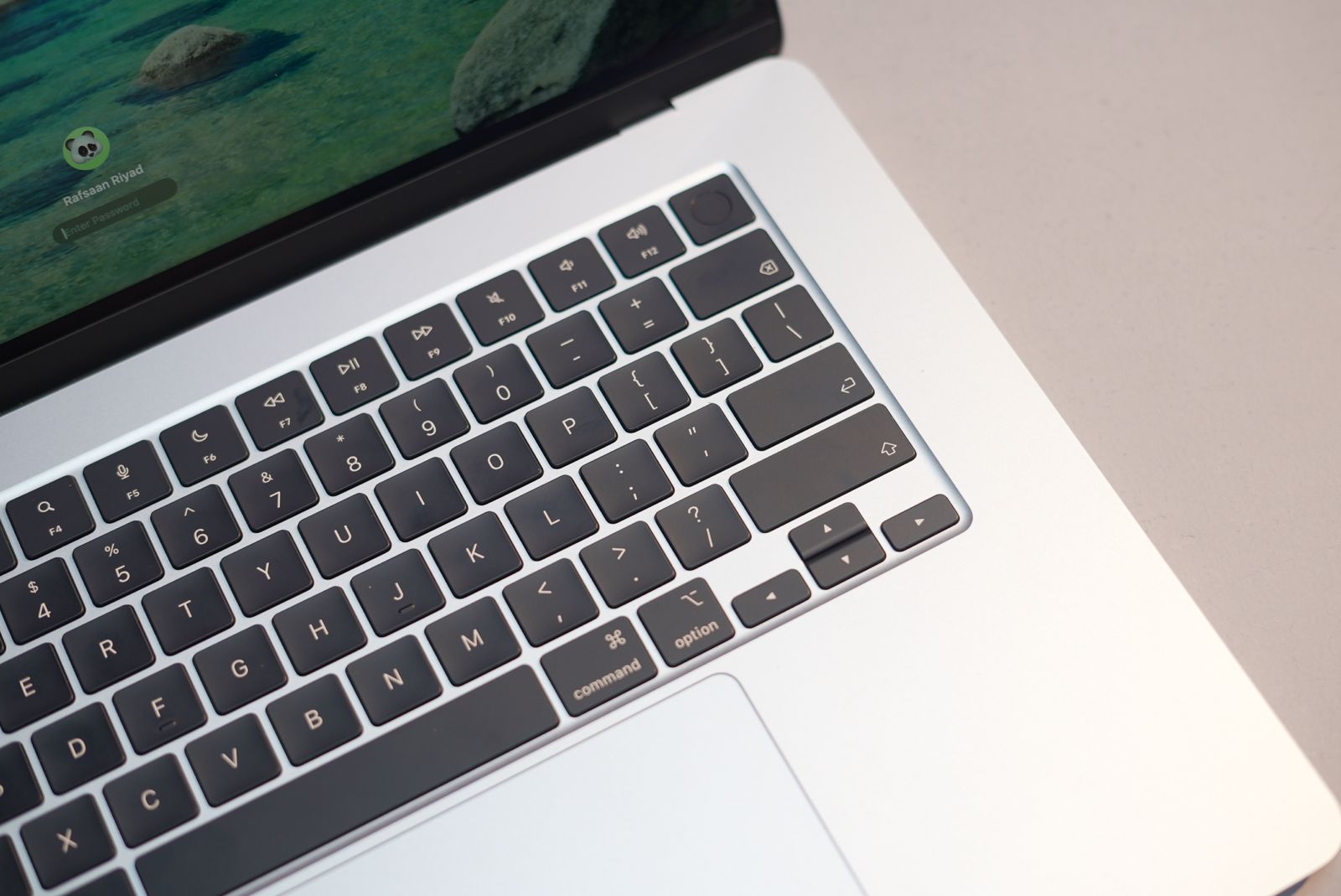 Macbook M5 Air (USA) BH 100% - Image 3
