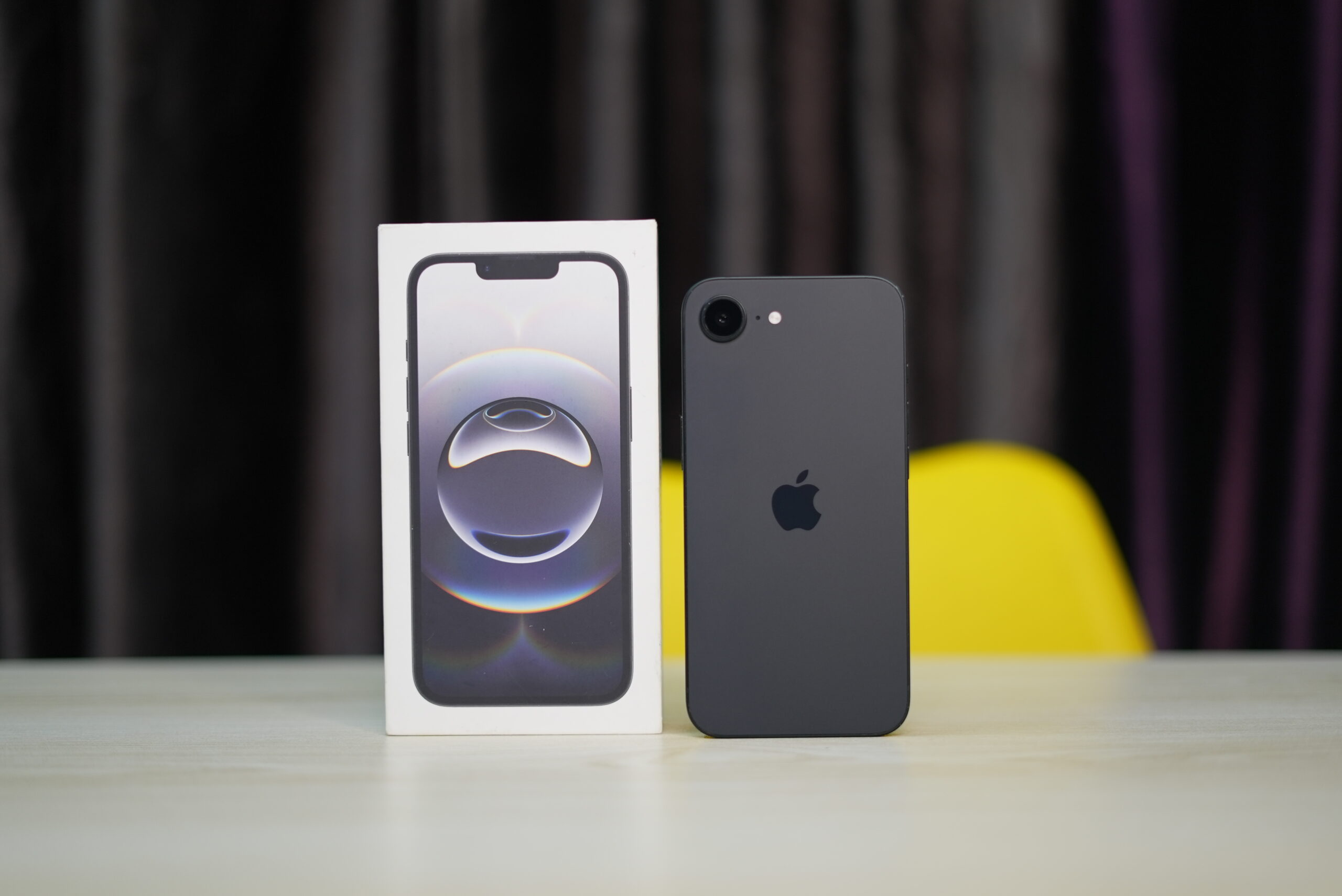 iPhone 16e