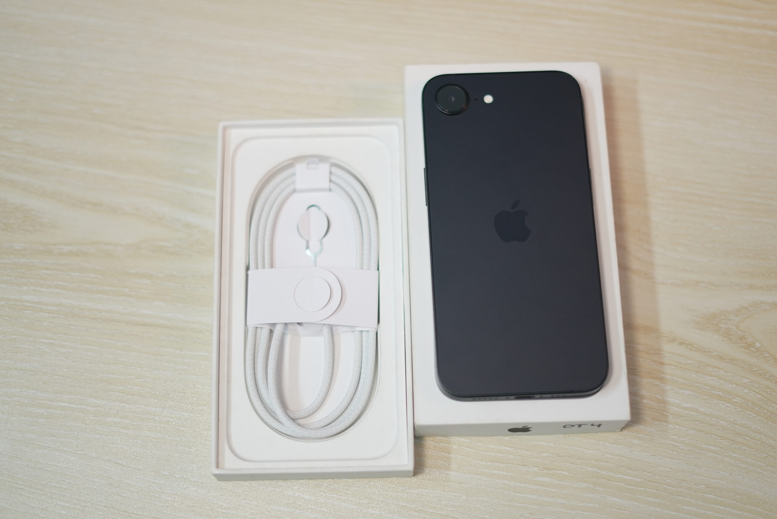 iPhone 16e (128 GB) 100% Health - Image 5