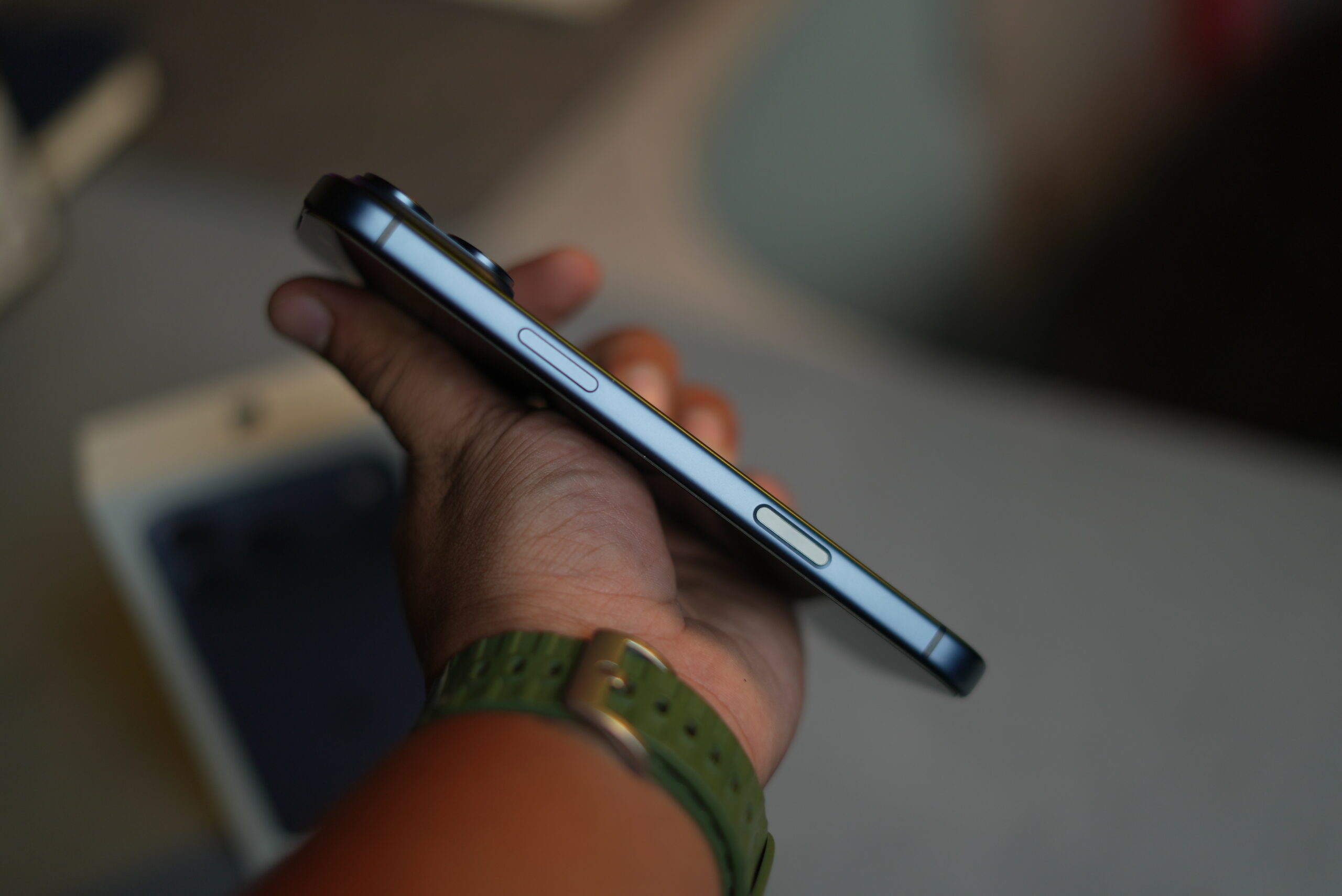 iPhone 17 Pro Max Health 93% - Image 4