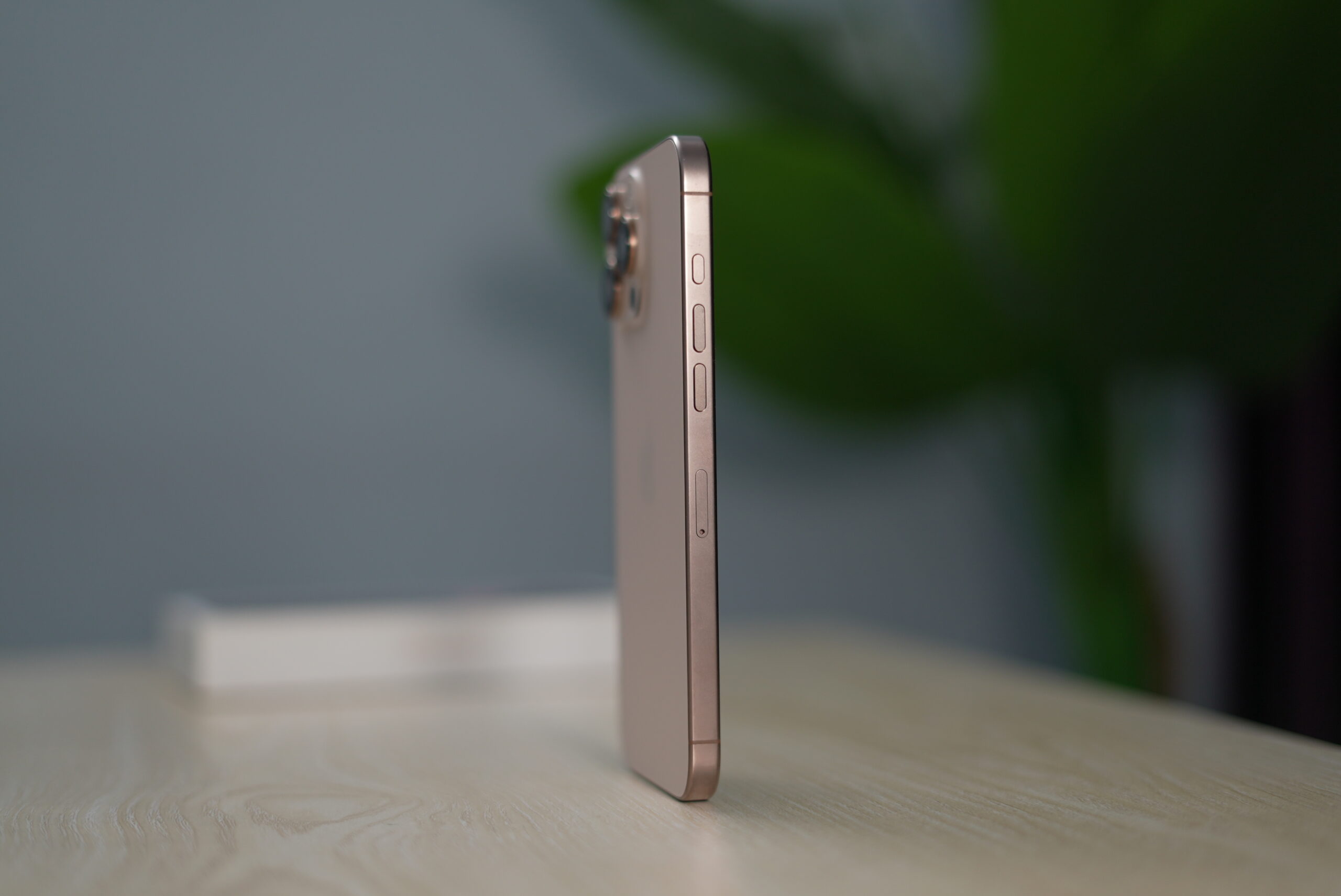 iPhone 16 Pro Max Health 90% - Image 6