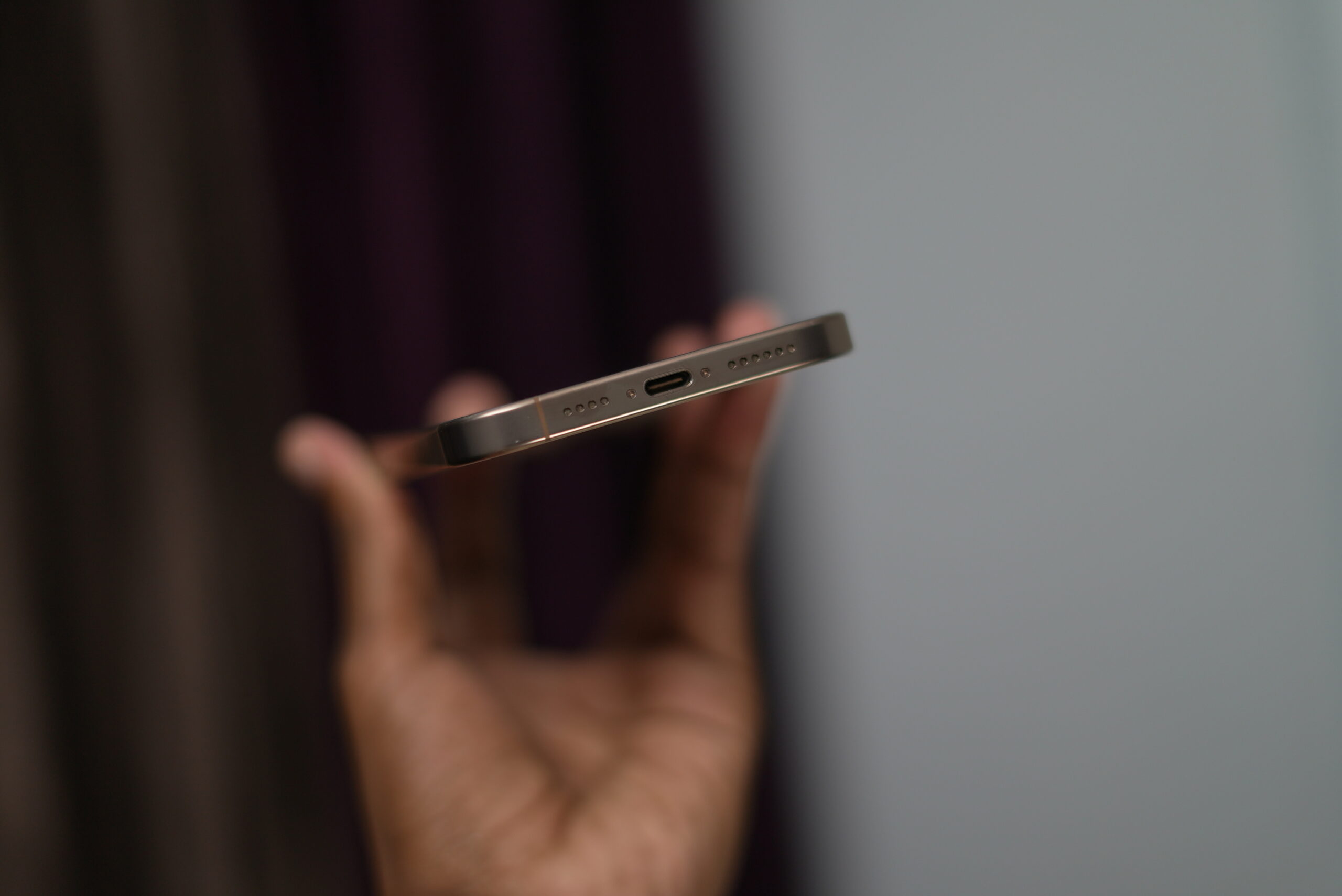iPhone 16 Pro Max Health 90% - Image 7