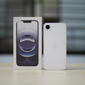 iPhone 16e