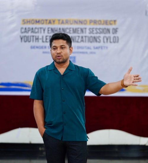 Home The facilitator Riyad Mahmud taking the session at the Shomotay Tarunno Project in Khulna